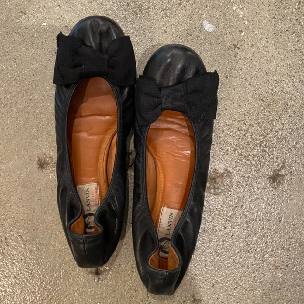 Lanvin black leather ballet flats with ribbon bow